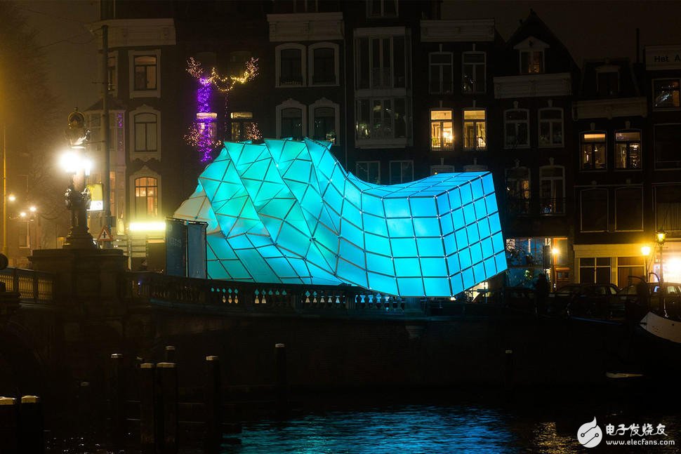 House made of 250 illuminated LED panels Have you seen it?