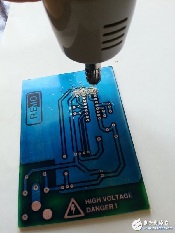 High-end atmospheric DIY: microcomputer intelligent remote power controller