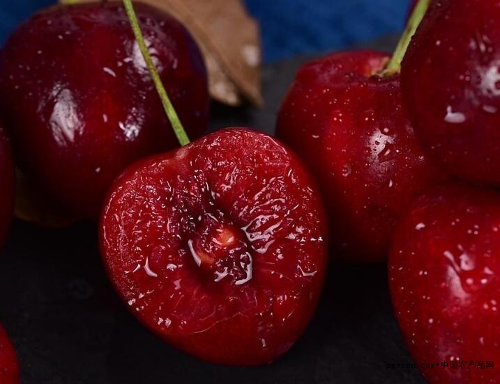 What kinds of Dalian cherries are there?