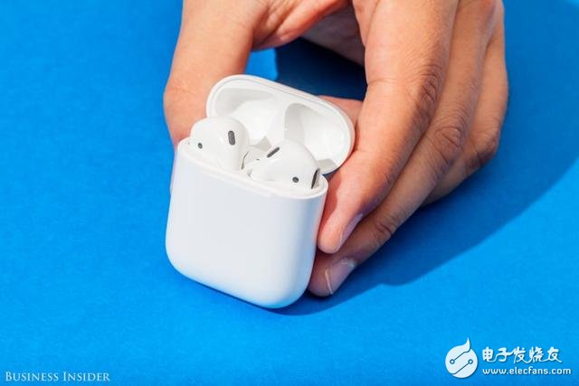 Five reasons to buy Apple wired headphones or Airpods
