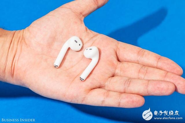 Five reasons to buy Apple wired headphones or Airpods