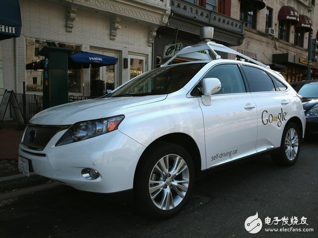 Review the history of Google's self-driving cars: road test does not stop and drive and walk