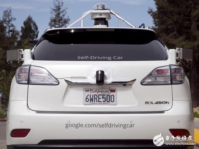 Review the history of Google's self-driving cars: road test does not stop and drive and walk