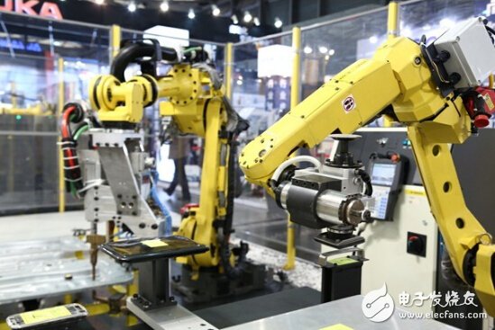 The domestic industrial robot industry is small and scattered, and the central and low-end application robots are concentrated.