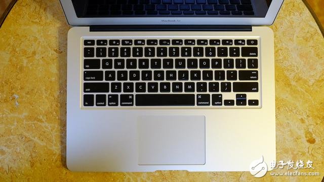 Is the appearance of the new MacBook Pro aligned with Air? Shell keyboard interface one by one
