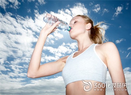 Detox diet, drink water, breakfast, clean the intestines