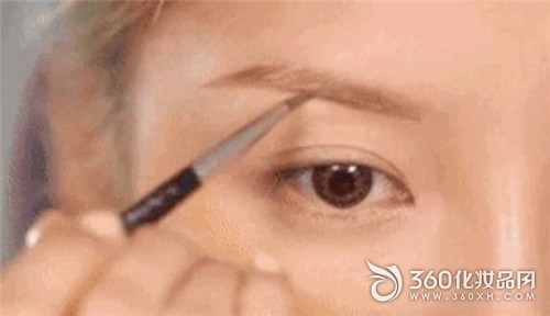 Actress's most in the same eyebrows tutorial - Meteor Eyebrow 1