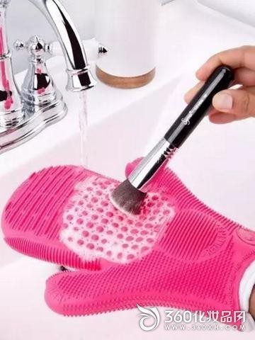 Makeup brush or finger, which makeup is better for makeup? - makeup brush cleaning