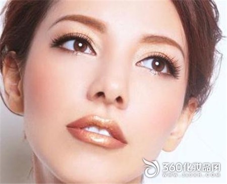 Smoky makeup lip smear eye tail eyelashes lips flies legs eye makeup eyeliner eye