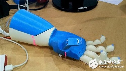Dubai Junior produces a mentally controlled 3D printed bionic arm
