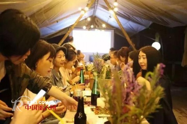 FEiç¤¾åŒº | è½æ—¥ç†”é‡‘ï¼Œé£žé¸Ÿå½’æž—