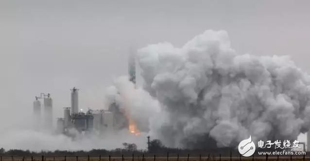 Spacex rocket explosion reason: chemical reaction between nitrogen injection and carbon fiber