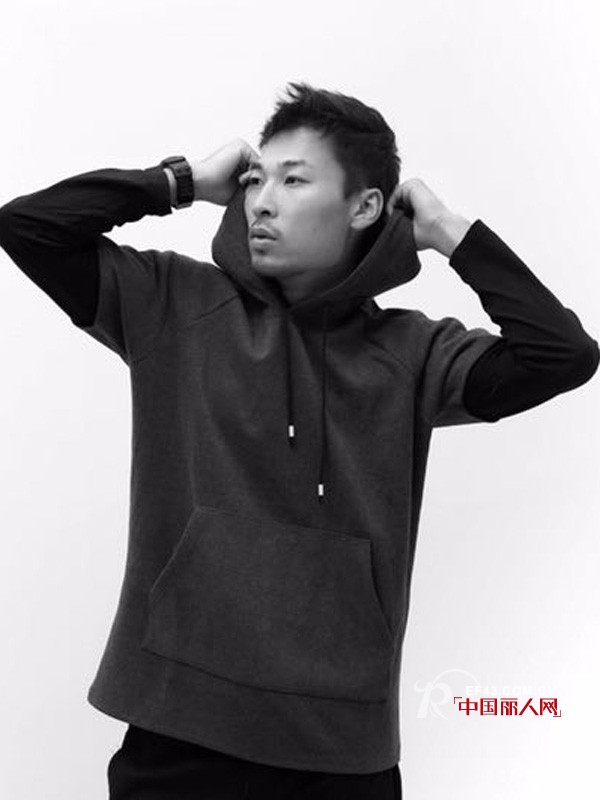 é€‚åˆç”·ç”Ÿçš„ç§‹å­£å•å“æœ‰å“ªäº› è¿žå¸½é£Žè¡£å¦‚ä½•æ­é…
