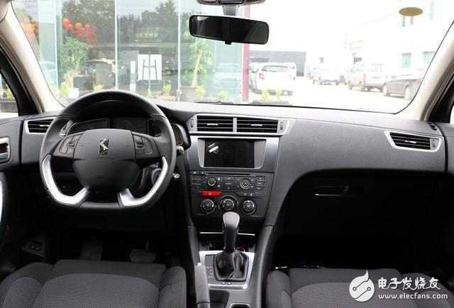 Biger than Lingdu, it has more connotation than Magotan. This luxury new car has fallen to 120,000.