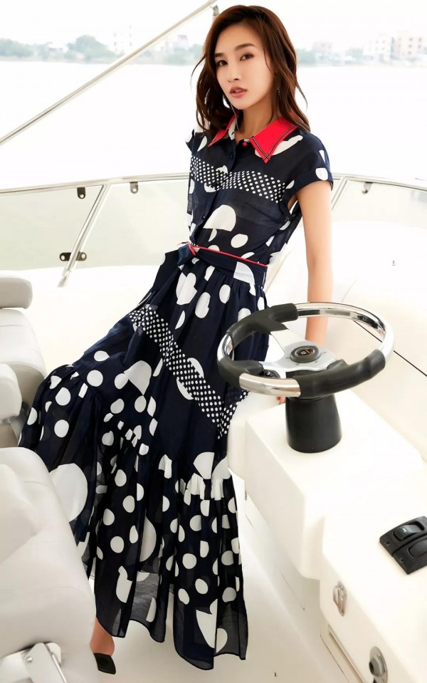9012å¹´åº¦VANUOL å¤å­£æ—¶å°šç”»å†Œæ»¡è¶³çŽ°ä»£å¥³æ€§å¤šå…ƒçš„æ—¶è£…éœ€æ±‚