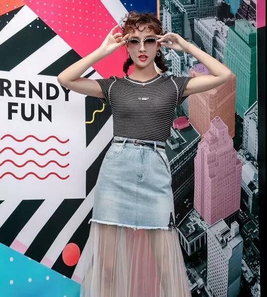 9012å¹´åº¦VANUOL å¤å­£æ—¶å°šç”»å†Œæ»¡è¶³çŽ°ä»£å¥³æ€§å¤šå…ƒçš„æ—¶è£…éœ€æ±‚