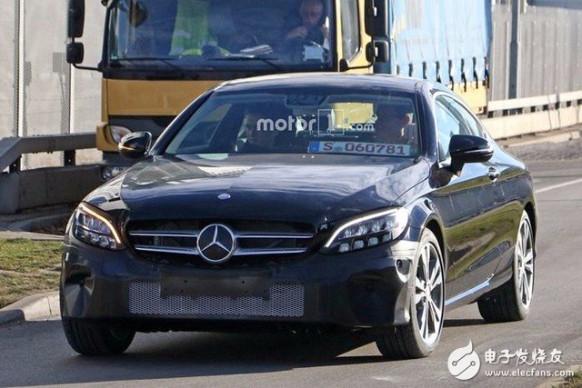 Mercedes-Benz C-class road test spy photos exposure equipped with kinetic energy recovery system