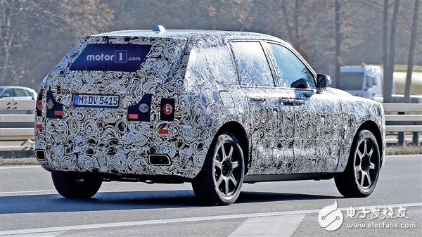 Beyond your handsome, Rolls-Royce SUV looks like the first exposure