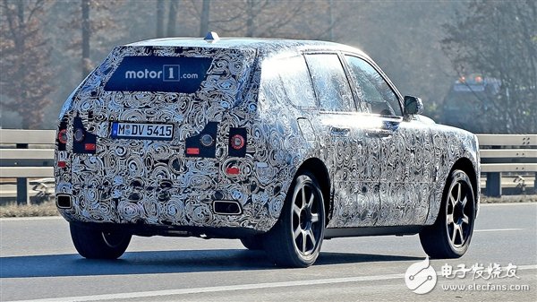 Beyond your handsome, Rolls-Royce SUV looks like the first exposure