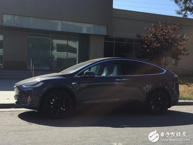 Outside the Apple car factory, the Tesla Model X or the plotting car test