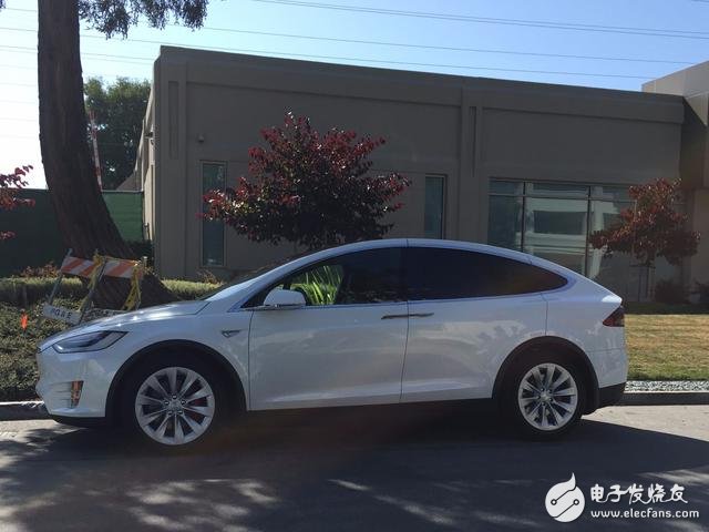 Outside the Apple car factory, the Tesla Model X or the plotting car test