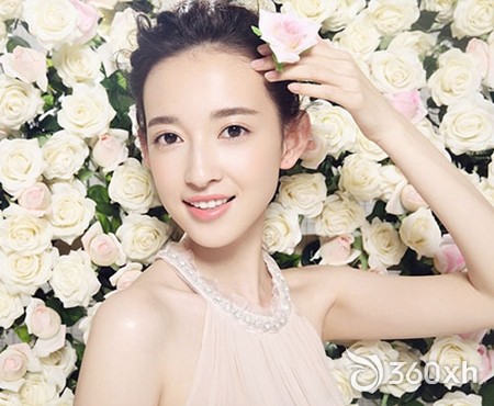 Popular air cushion BB cream to create perfect nude makeup