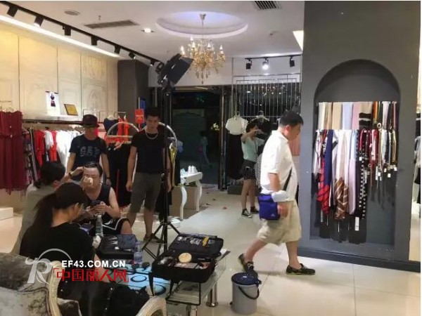 èµ«æ¢µèŒœæ‹ç”µå½±å•¦