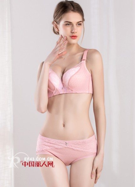 è‚¯å¾·åŸºç½‘çº¢ä¸‰å§å¦¹æ˜¯è°ï¼Ÿå› åŒå°æ­¥è€Œå¾—åå‘Šè¯‰ä½ å†…è¡£å¾ˆé‡è¦