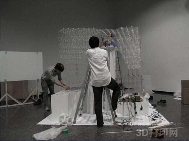 University of Tokyo students draw large building structures with 3D printing pens