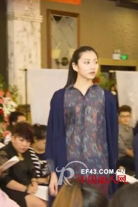 çƒ­çƒˆç¥è´ºç®€å…®å¥³è£…2017ç§‹å†¬æ–°å“å“é‰´ä¼šåœ†æ»¡è½å¹•