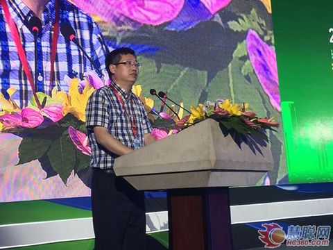 Zhao Xinjian, President of Coatings Branch of Zhejiang Bonding Technology Association and Chairman of Zhejiang Green Building Coatings Alliance