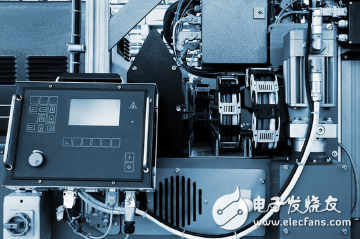 Understand the difference between the industrial stack and the software stack through Industry 4.0