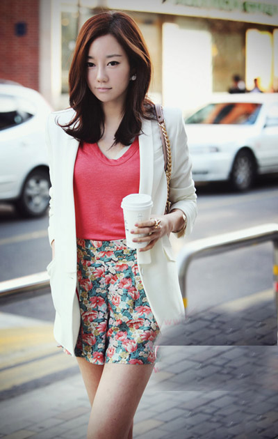 Modern Retro: The Hottest Trend (Image 1)