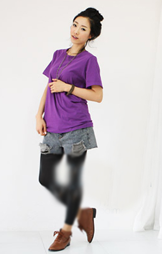 Denim Shorts Keep You Cool in Hot Weather (Image 2)