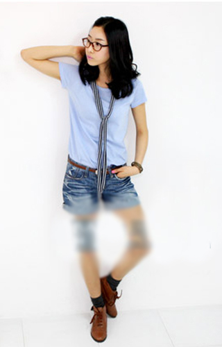 Stay Cool in Denim Shorts This Summer (Image 4)