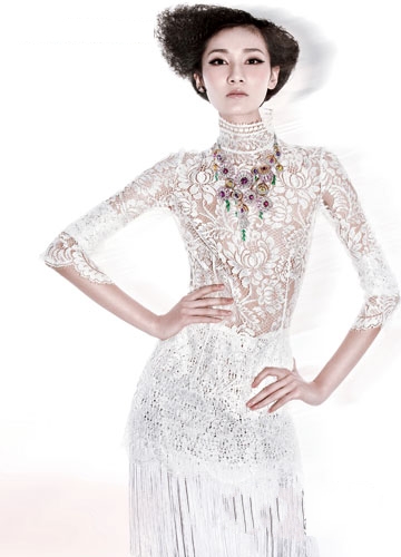 Colored Gemstones Play a Retro Melody in Fashion (Figure 2)