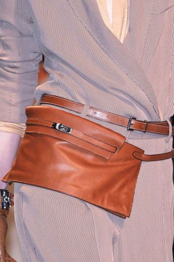2011 spring and summer classic accessories fashion trend belt type wallet (Figure 2) 2011春å¤ç»å…¸é…饰æµè¡Œå°è¶‹åŠ¿ 皮带å¼è…°åŒ…(图2)