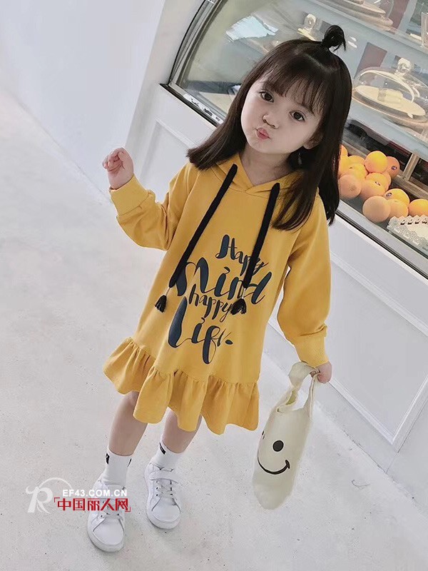 å¥—å¤´å«è¡£é…ä»€ä¹ˆè£™å­å¥½çœ‹ å«è¡£ä¸‹è£…é…è£™å­æ€Žä¹ˆæ ·