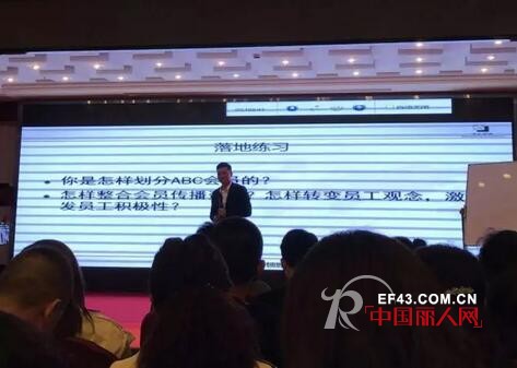 ä¸‰å¤§åå¸ˆã€å½“çº¢å¥³æ˜Ÿé½èšæ­¦æ±‰ å…±åº†æ¬§èœœèŽŽã€å®‰æ…•èŽŽ2017ç§‹å†¬æ–°å“å‘å¸ƒä¼š