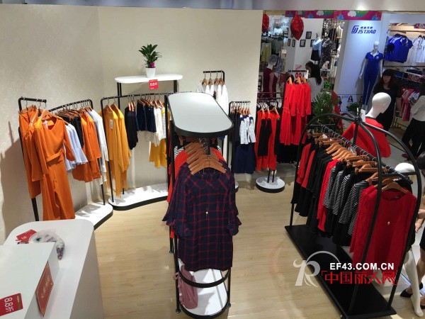 çƒ­çƒˆç¥è´ºæ·±åœ³æ¢¦ä¹‹æºæ—¶è£…æ——ä¸‹OUNAFEIå“ç‰Œæ—¶å°šå¥³è£…è§‚æ¾œåº—éš†é‡å¼€ä¸š