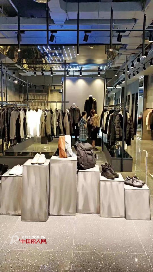 é‡‘ç‰›ä¸‡è¾¾3059â€œåŽå°è±¡â€æ——èˆ°åº—ç’€ç’¨å¼€ä¸šå•¦ï¼