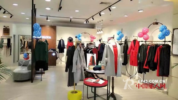 è”“éœ²å¡çš„æ–°å¹´å¥½ç¤¼â€”â€”åŒåº—é½å¼€å¤§æ”¾å¼‚å½©