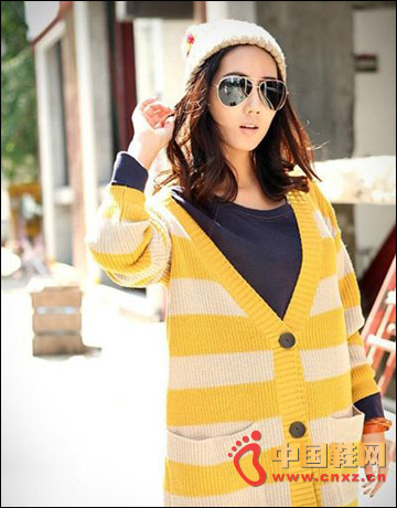 Simple large pocket striped knit cardigan