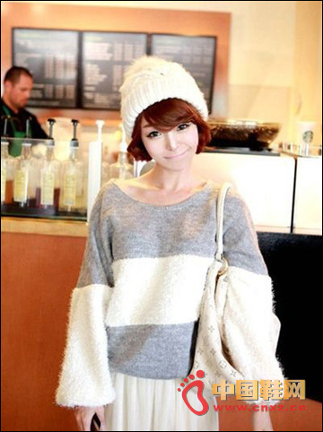 Large striped lantern sleeve pullover