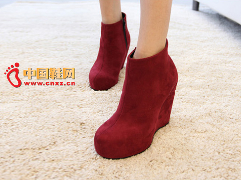 Red wedge shoes