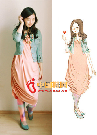 Naked pink dress, with a blue denim jacket, low-heeled shoes make the whole look very pure