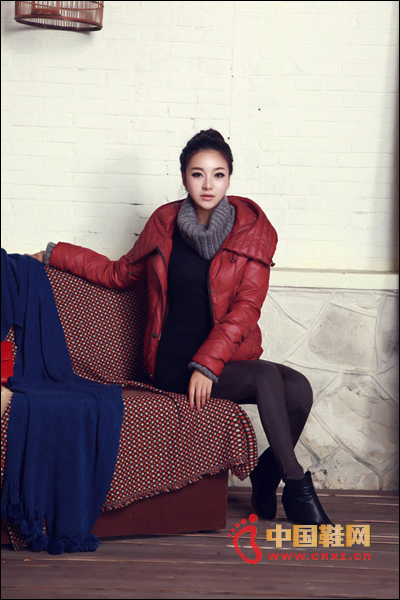 Lapel dark red coat