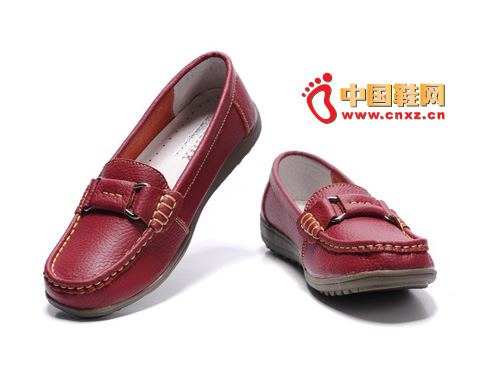 Lofot style ladies casual shoes are also very popular