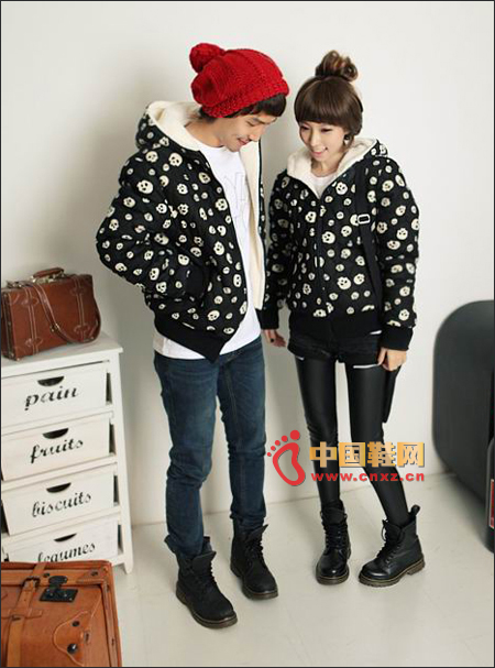 Skull decorated black thick casual jacket
