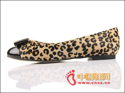 Leopard flat shoes